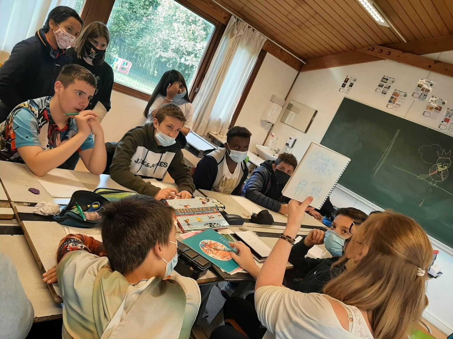 Visite de l'illustratrice Leatitia Cravatte | Enseignement libre Athus